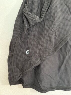 lululemon charcoal gray textured workout top